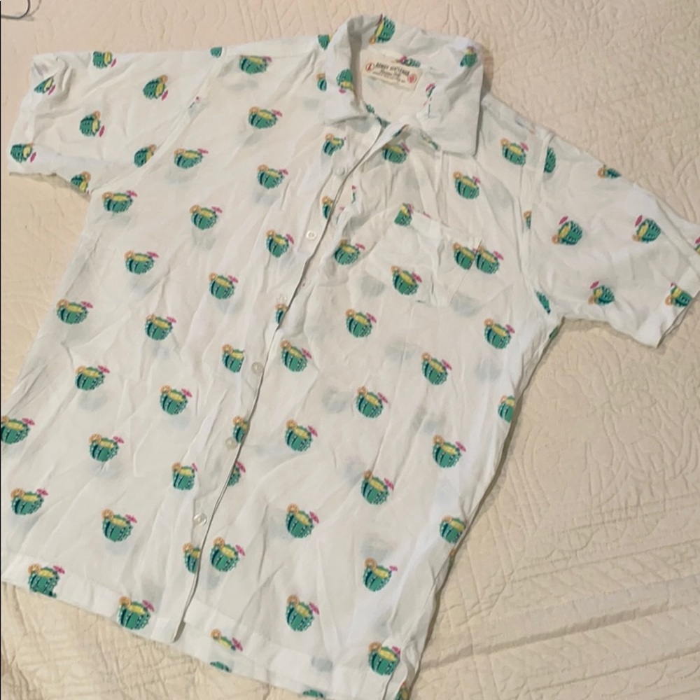 Men’s Rowdy Gentlemen button up size L